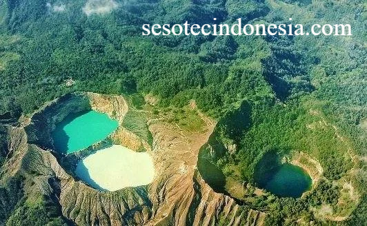 Keajaiban Danau Tiga Warna Kelimutu